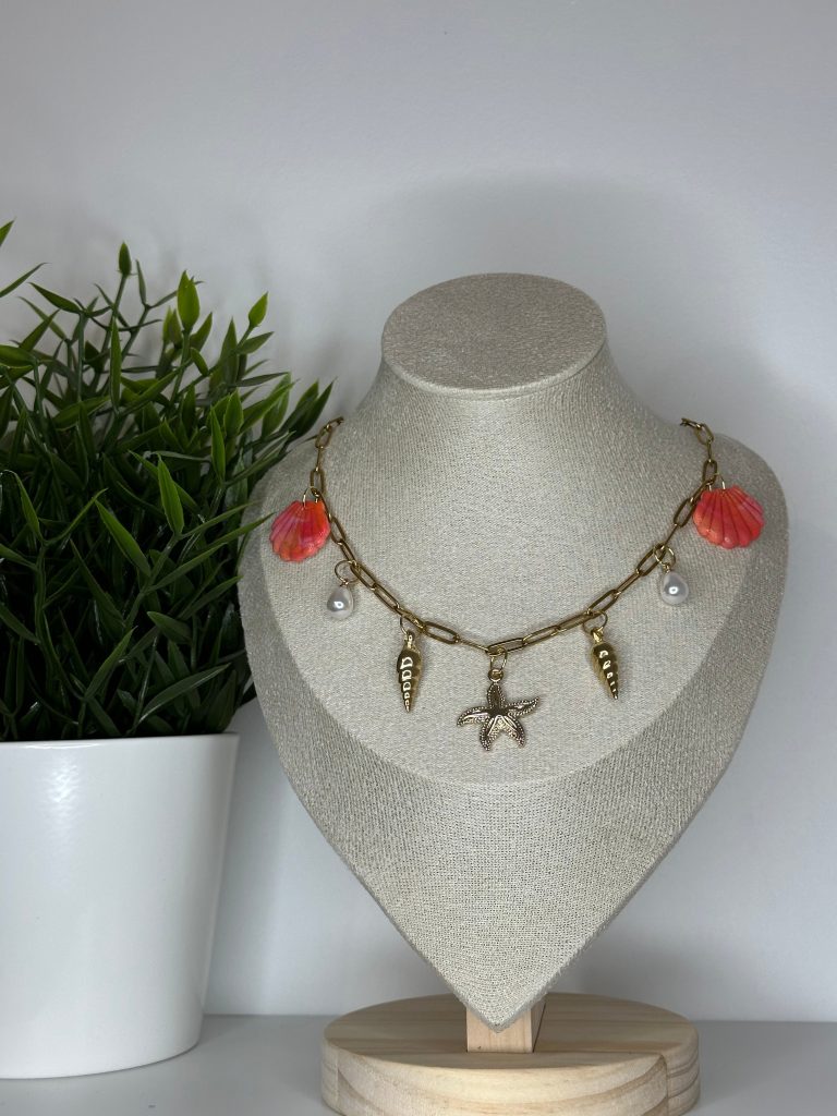 Collier charms – coquillage corail